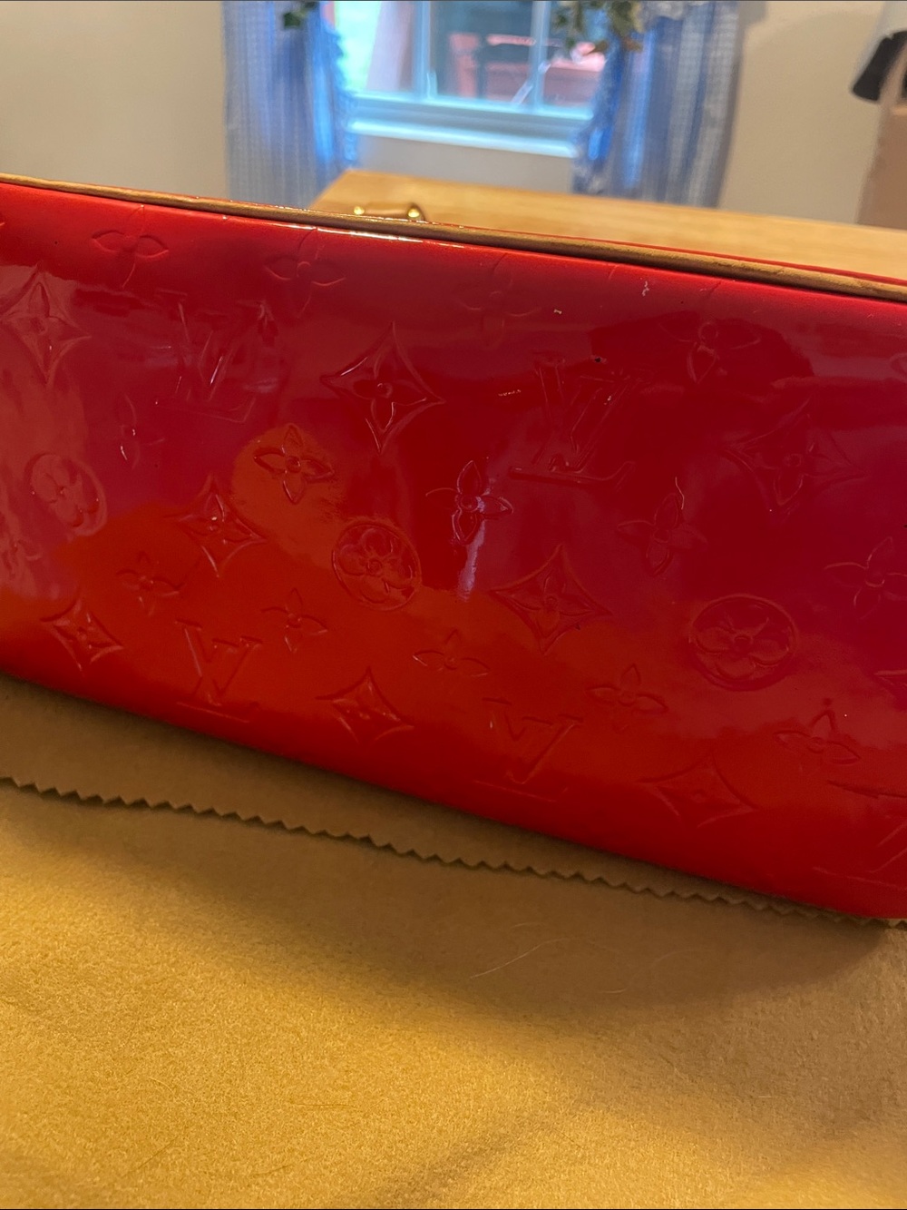 Louis Vuitton Red Vernis Patent Tote with Tan Vachetta Handles - Picture 6 of 15